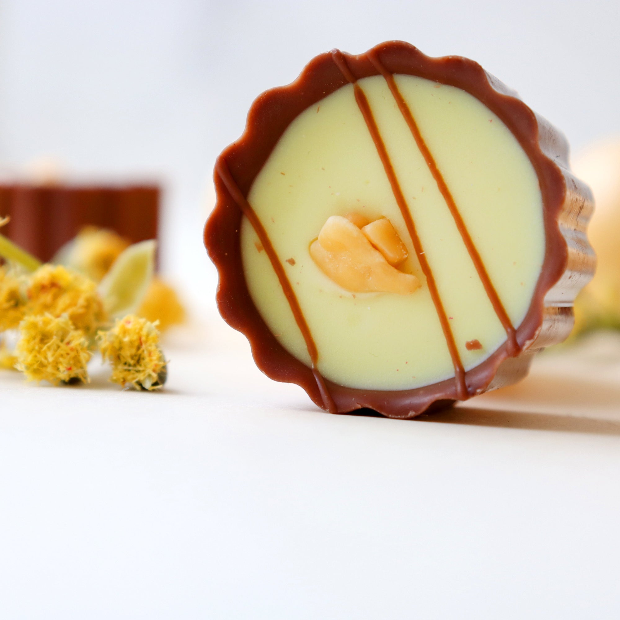 påskekonfekt påskemarsipan påskesjokolade gave gavetips spiselig gave påskegave firmagave appelsinsjokolade appelsinkonfekt bringebær sitron