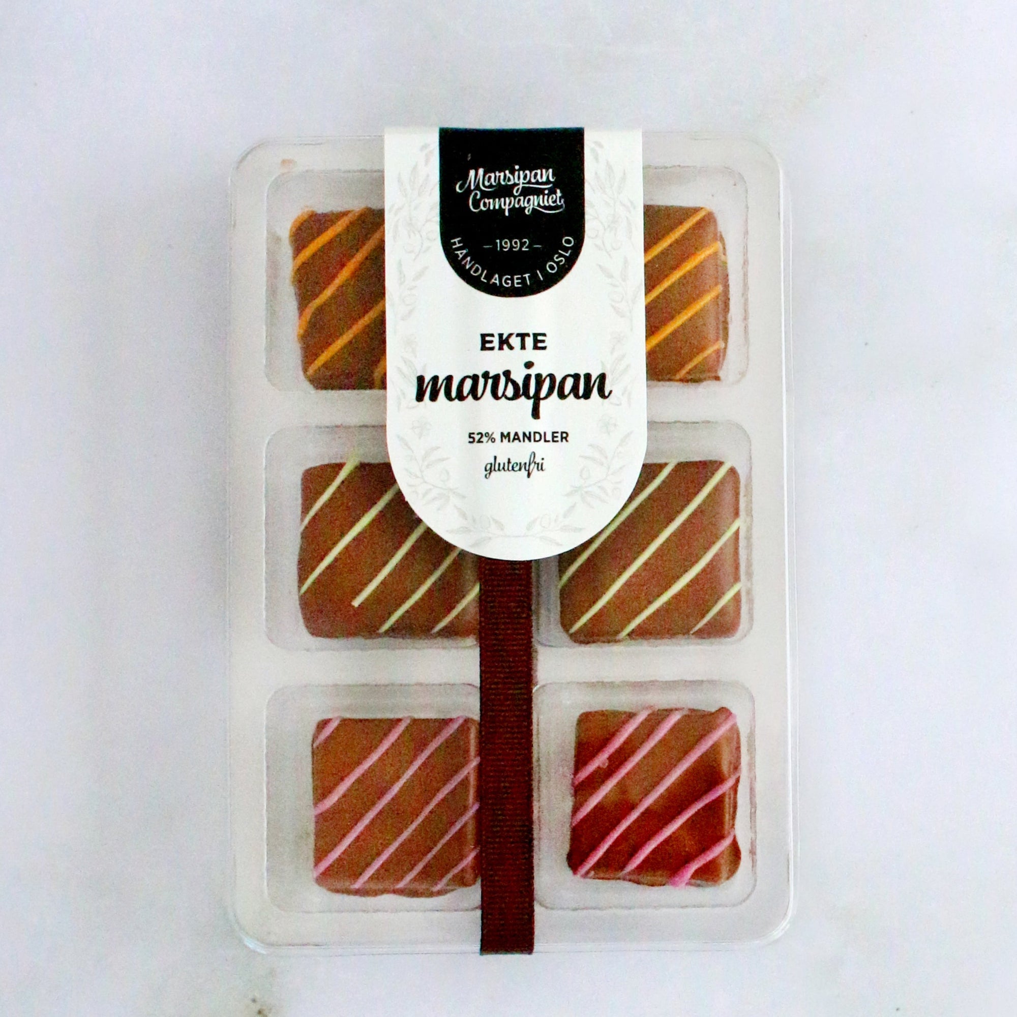 konfekt marsipan ekte marsipan luksus  konfekteske marsipanbit jemmelagetmarsipan mandelmarsipan laget i norge gave firmagave julemarsipan påskemarsipan appelsinmarsipan glutenfri glutenfritt