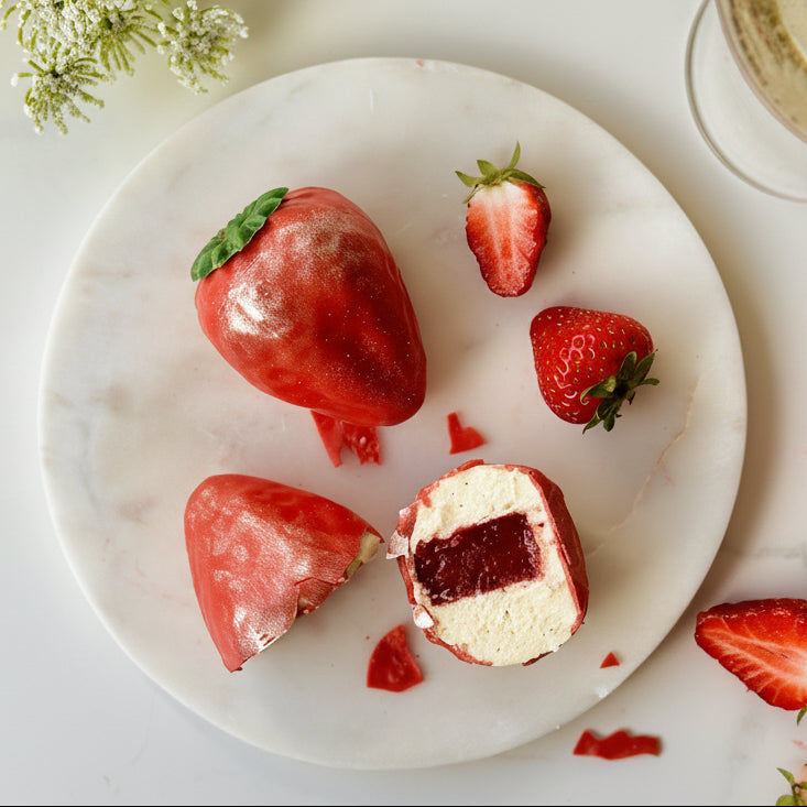 jordbær festkake dessert bryllup champagne viral frukt viral jordbær viral fruit jordbær og krem 17.mai 17.mai fering 17.maikake 17.maidessert. nasjonaldagen