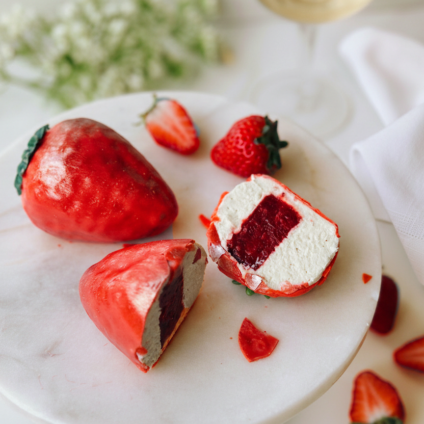 jordbær festkake dessert bryllup champagne viral frukt viral jordbær viral fruit jordbær og krem 17.mai 17.mai fering 17.maikake 17.maidessert. nasjonaldagen