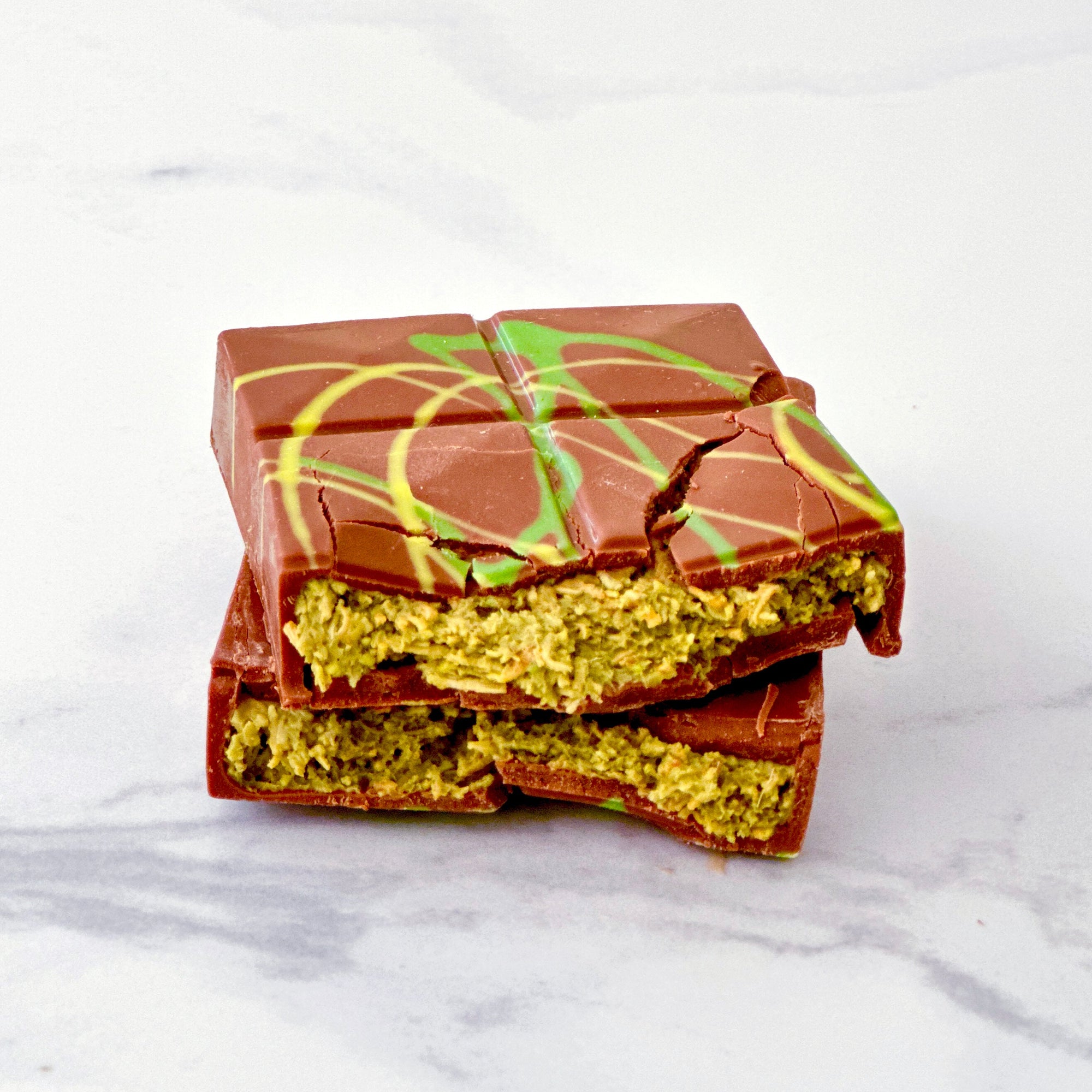Dubai sjokolade Dubai sjokolade dubaibar dubai bar dubaisjokolade dubai sjokolade pistasj knafe pistasjkrem tiktok trendy baklava viral katayfi dubaichocolate knafeh ramadan minidessert eid dessert marshmallows marshmallow chrunchy tiktok viral trendbar