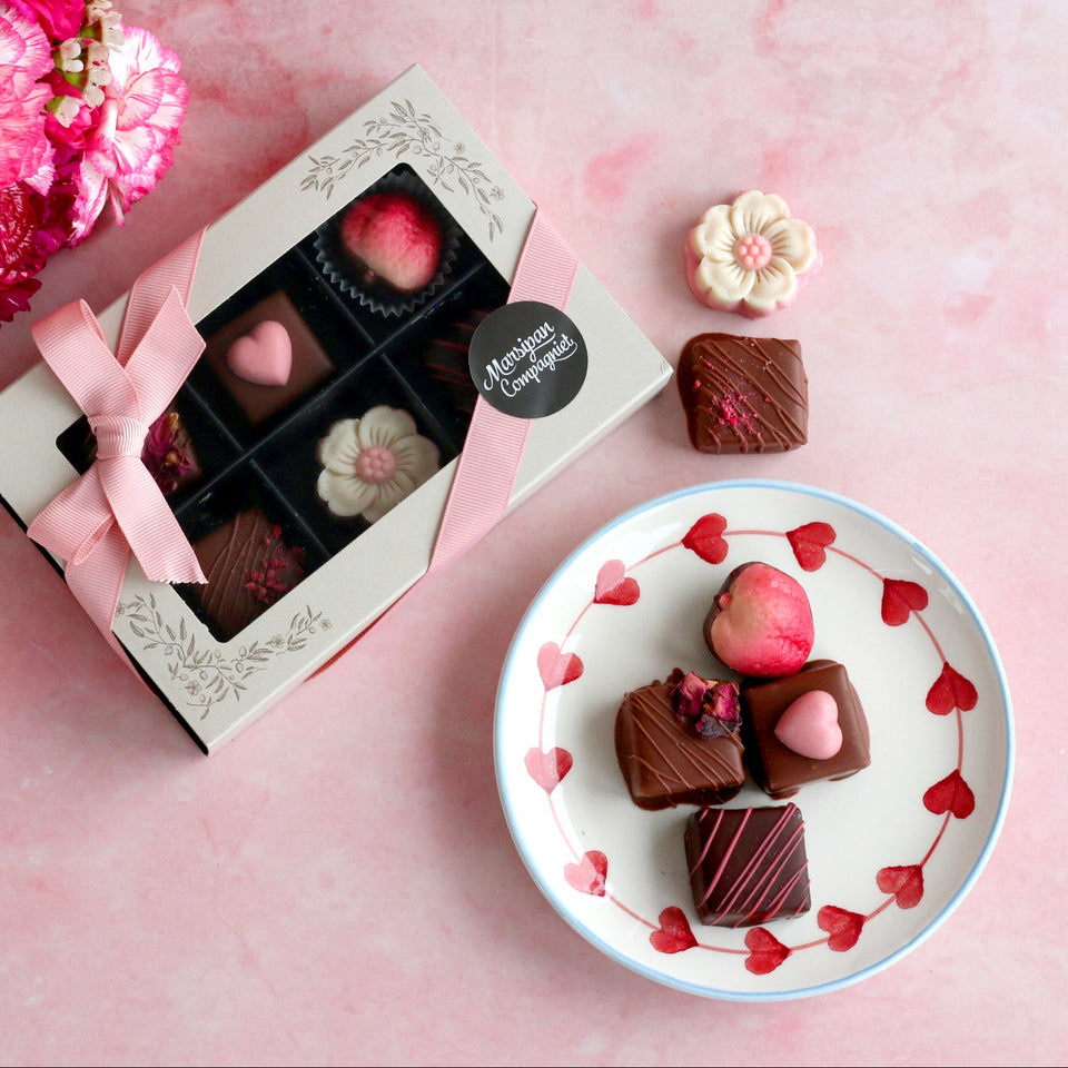 konfekteske håndlaget sjokolade gaveeske valentine morsdag jordbær konfekteske morsdagsgave omtanke firmagave 17.mai sommergave ansattgave