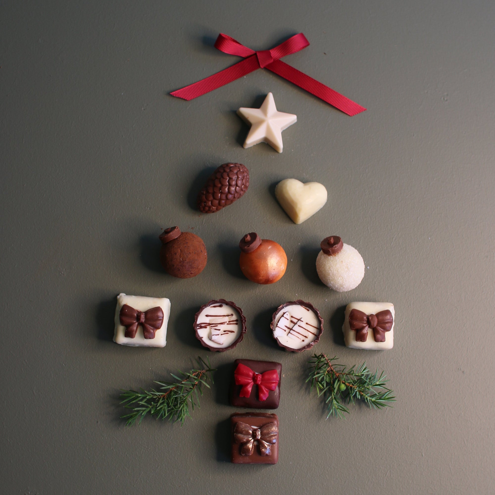 NYHET! Juletre konfekteske - Bestill i dag, sendes i midten av november