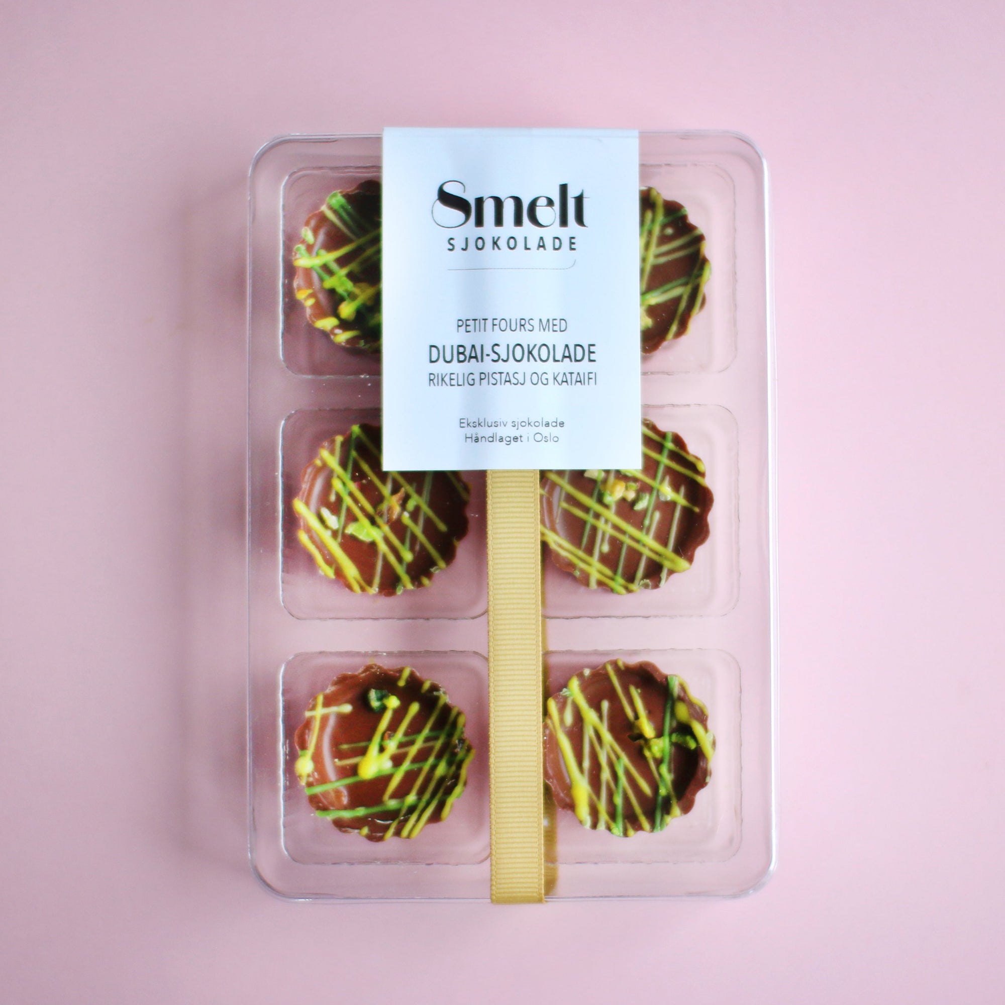 Dubai sjokolade Dubai sjokolade dubaibar dubai bar dubaisjokolade dubai sjokolade pistasj knafe pistasjkrem tiktok trendy baklava viral katayfi dubaichocolate knafeh ramadan minidessert eid dessert marshmallows marshmallow chrunchy tiktok viral trendbar Dubai sjokolade Dubai sjokolade dubaibar dubai bar petit four