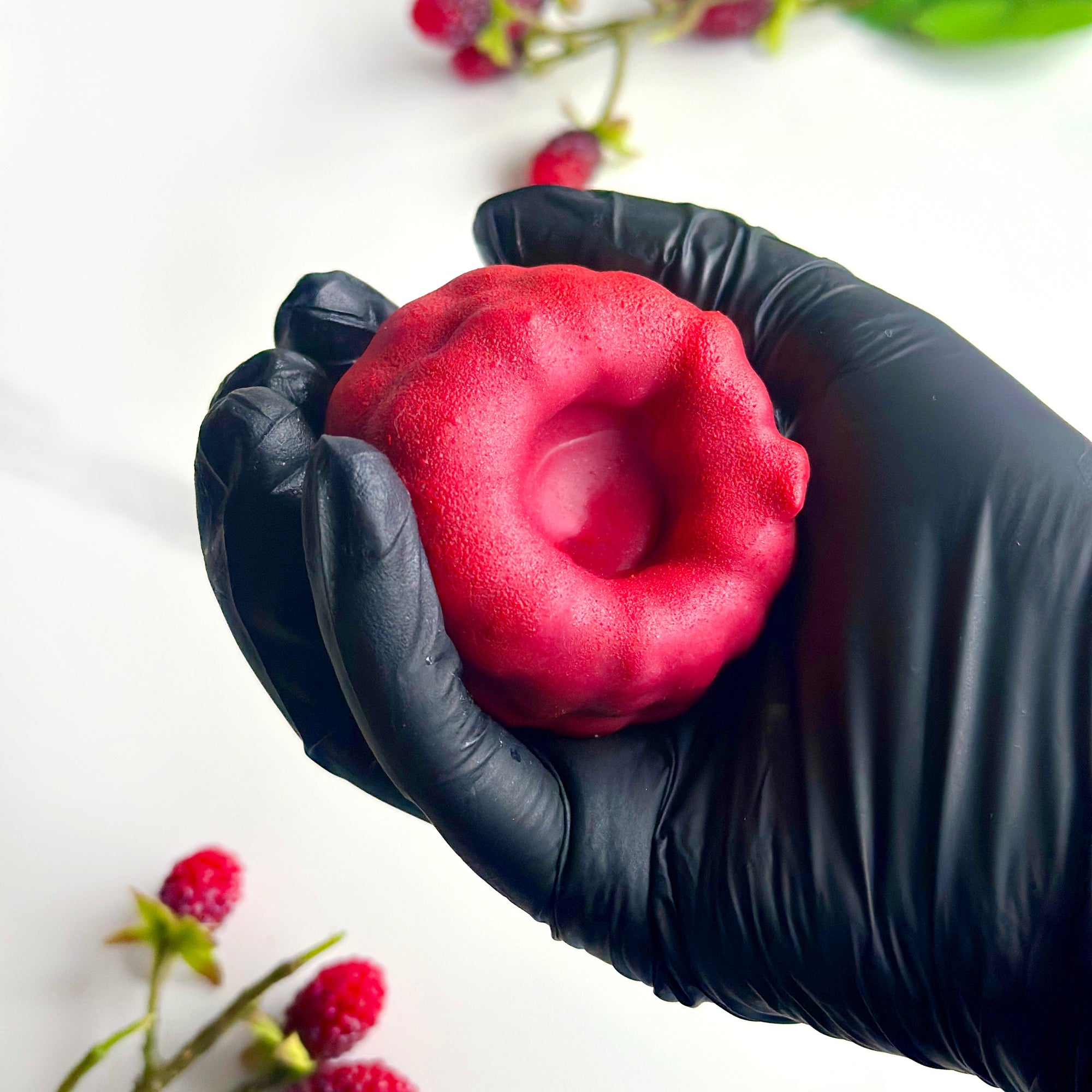 viral frukt dessert oslodessert tiktok bringebær moussecake cedrik grolet trompe loeil instagram