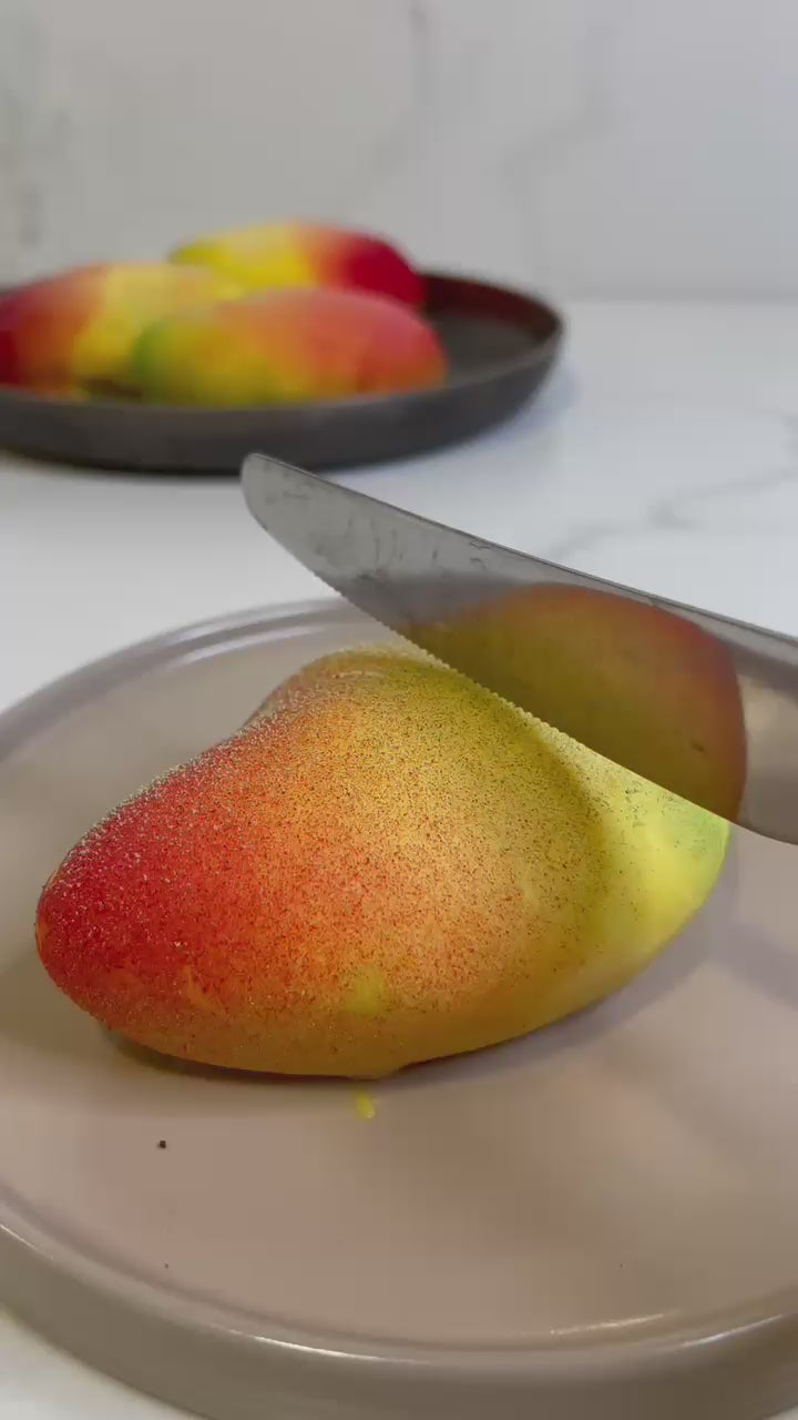 viral frukt dessert oslodessert tiktok mango moussecake cedrik grolet trompe loeil instagram fruktbakelse mousse cake posjonskake glutenfritt