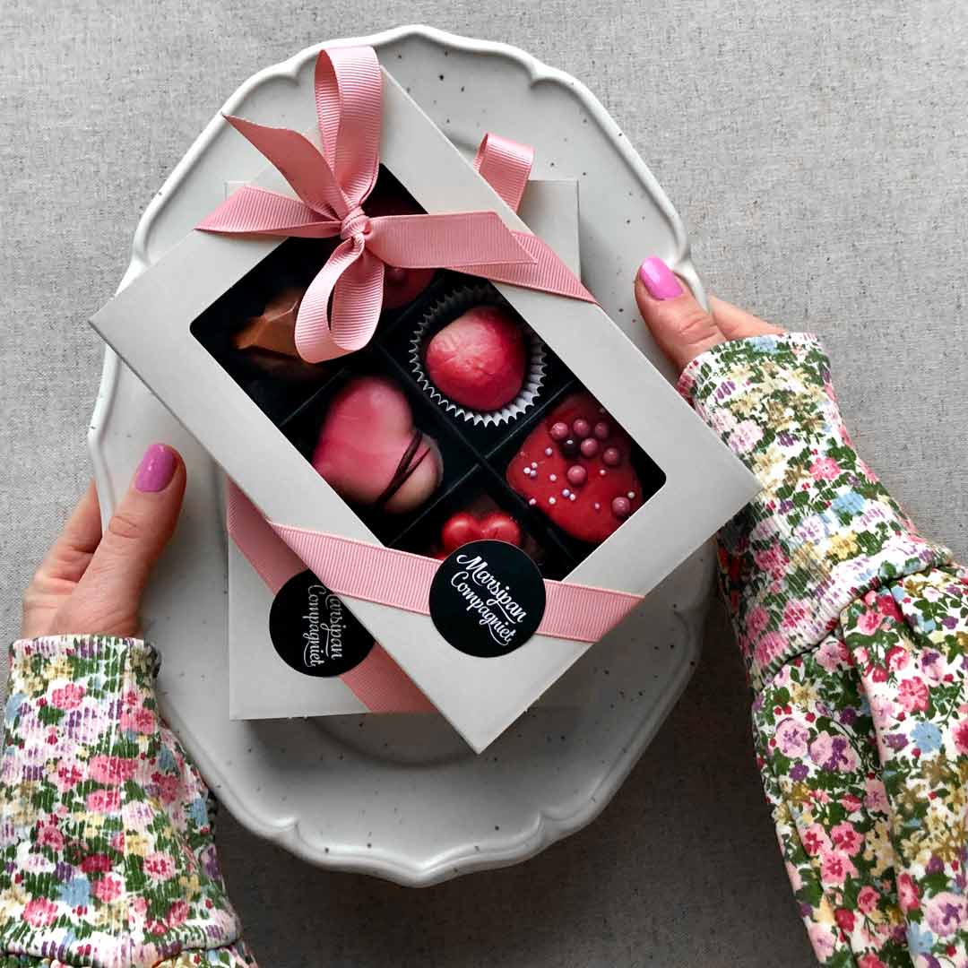 Valentine Morsdag konfekteske sjokolade valrhona marsipan gave 